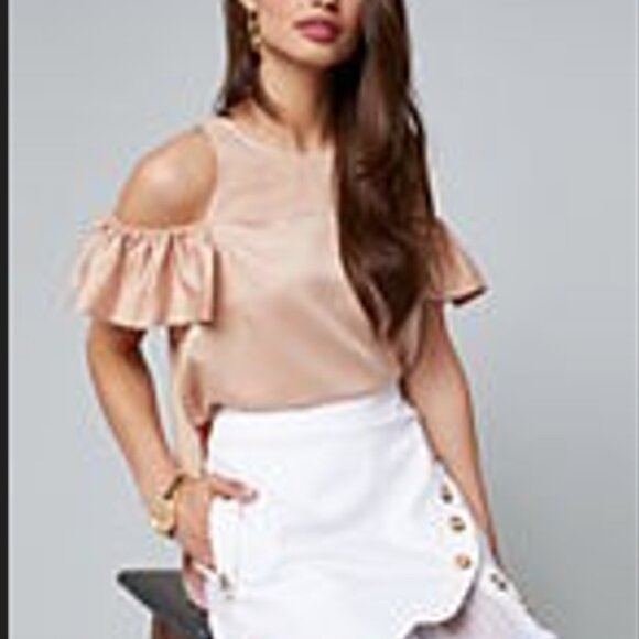 bebe Tops - 🎉 HOST PICK 🎉 Bebe Ruffle Short Sleeve Cold Shoulder Satin Top Size 12 NWT